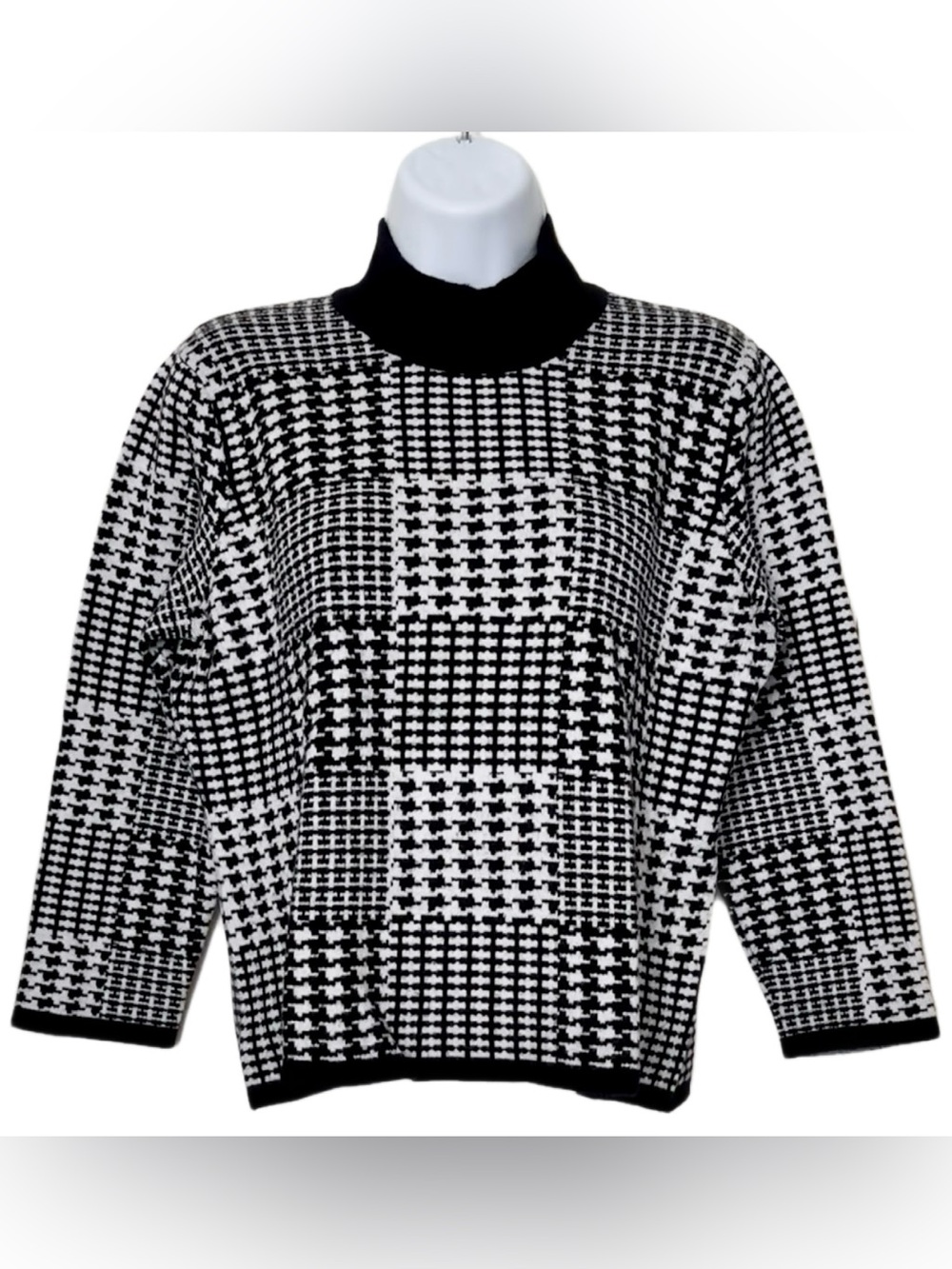 Joseph A Black & White Women Houndstooth Turtleneck Sweater , 3/4 Sleeves, XL